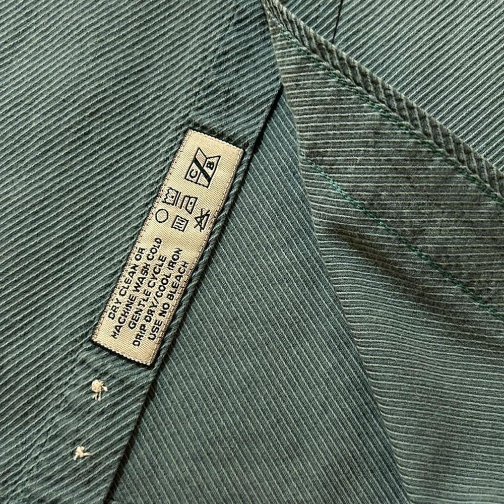Cutter & Buck Button Down. Large - Picture 8 of 10